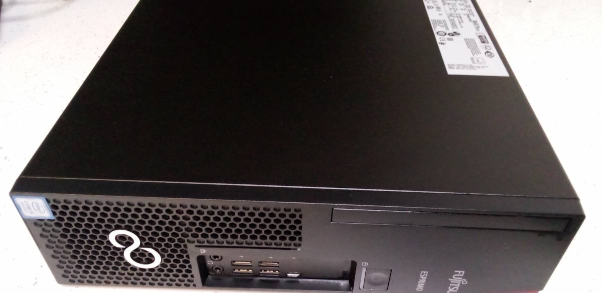FUJITSU Desktop ESPRIMO D738 SFF