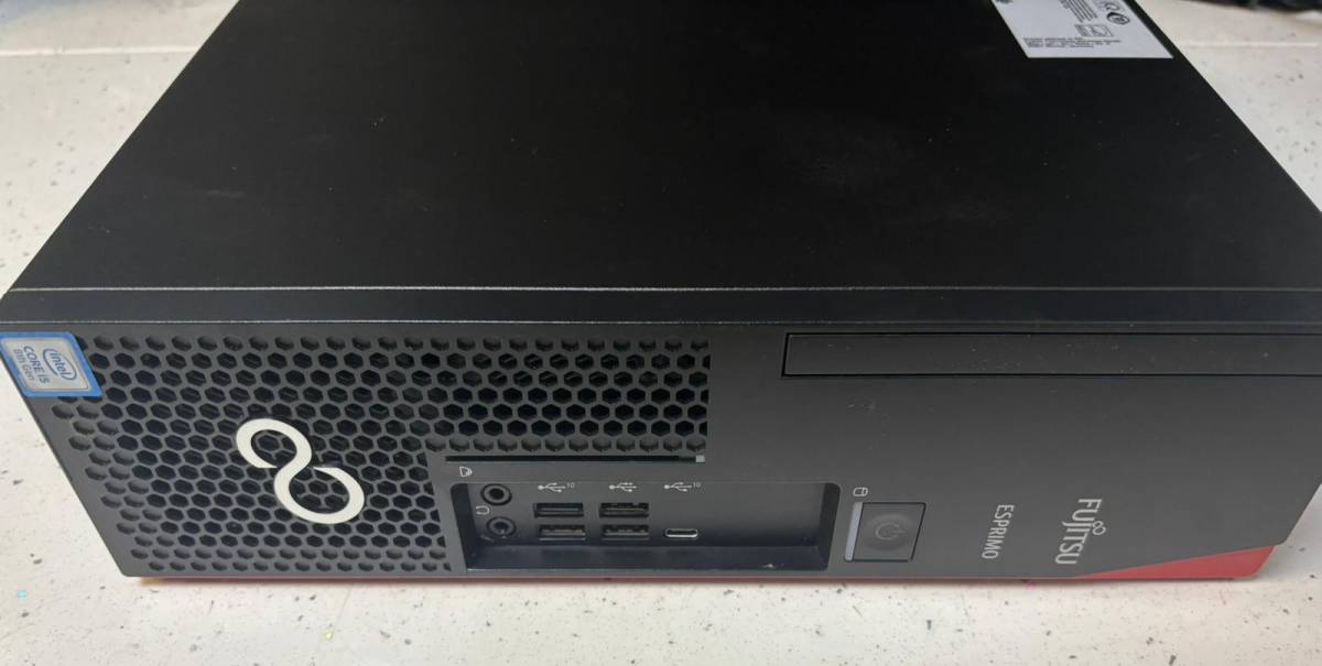 FUJITSU Desktop ESPRIMO D738 SFF