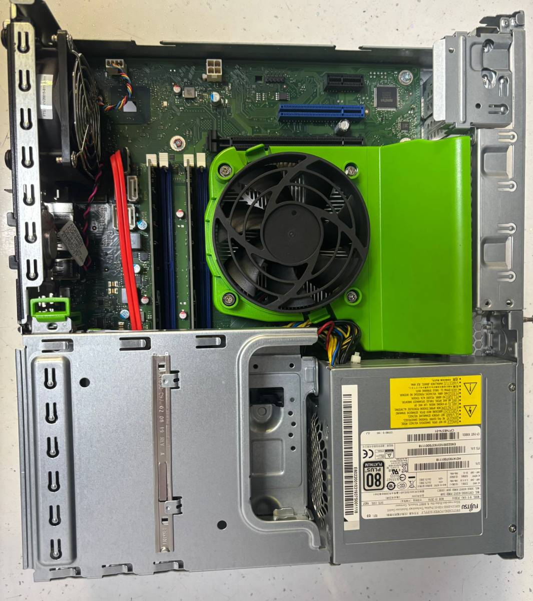 FUJITSU Desktop ESPRIMO D738 SFF